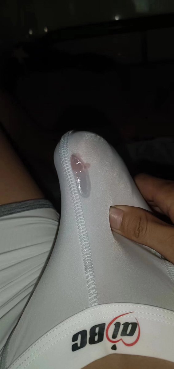 刷了一会X，我的下面就这样了 😓😓😓😓😓😓
#成都鸟洞 #口交 #射精 #深喉 #深喉操嘴 #吞精 #人肉飞机杯 #暴露 #野裸 #3p #多人3P #农牛 #插嘴 #口爆 #颜射