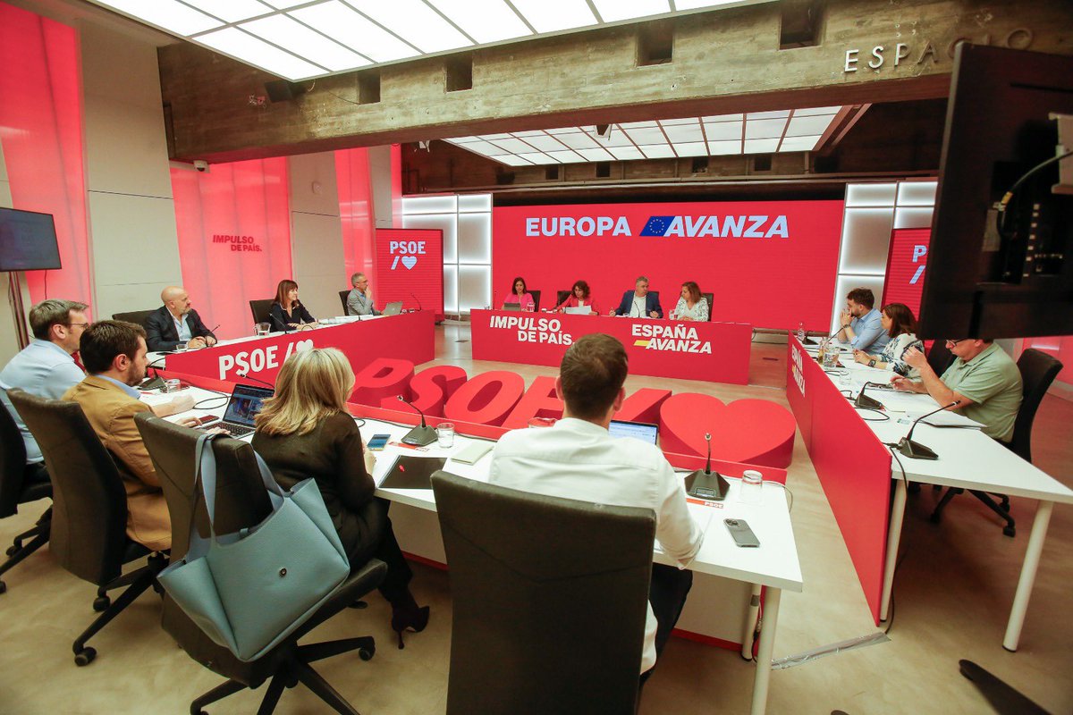 📍En Ferraz Reunión del Comité Electoral del PSOE para las próximas elecciones europeas 🇪🇺 #EuropaAvanza