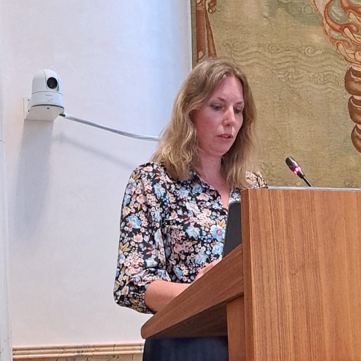 PvdDnh's tweet photo. Statenlid @Ilona_Haas82 maakt korte metten met ’t gebrek aan daadkracht bij @ProvincieNH mbt natuurherstel 🌱
🧑🏽🌾 “Wat ik namelijk niet begrijp is dat #BBB akkoord lijkt te gaan met stilstand. Dat is absoluut niet hetzelfde als perspectief bieden aan boeren.”
#PPLG
#TeamPlanet 🌎 https://t.co/l0d5JLPRBX