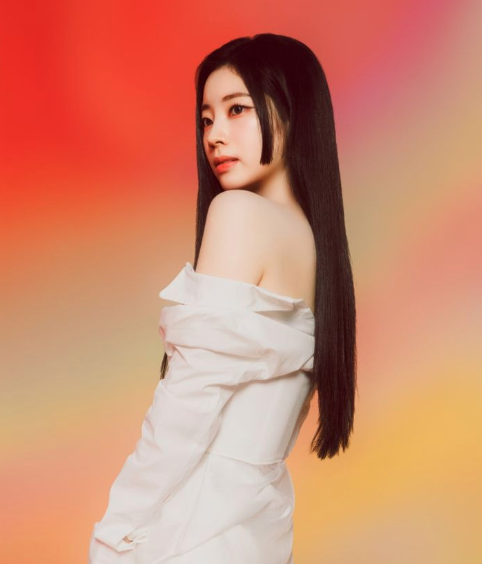 AboutMusicYT's tweet photo. TWICE's Dahyun is set to make her acting debut with two movies, 'Sprint' and 'You Are the Apple of My Eye'. https://t.co/qHtaeNF8NJ