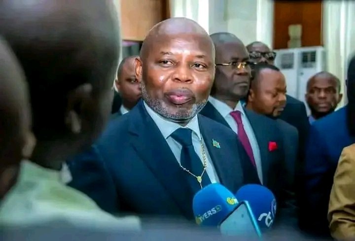 #AssembléeNationale.
@VitalKamerhe1 après le dépôt de sa candidature : « Le peuple congolais sera correctement représenté dans cette salle qui sera un véritable temple de la démocratie » a-t-il déclaré face à la presse.

@BillyKambale1 @Bibishe6 @MichelMoto1