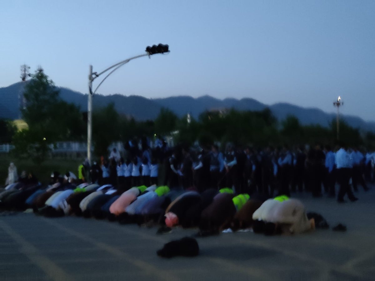 Pak_PalForum's tweet photo. #SaveGazaCampaign has started the Day &amp; Night Sit-In Protest at D Chowk despite @ICT_Police's efforts to block our way. 

#Dharna4Rafah will continue till @GovtofPakistan mobilizes its forces to stop #Israeli aggression in #Gaza. 

#NowOrNever

@HamidMirPAK @ImranRiazKhan https://t.co/I4tlY7qEno