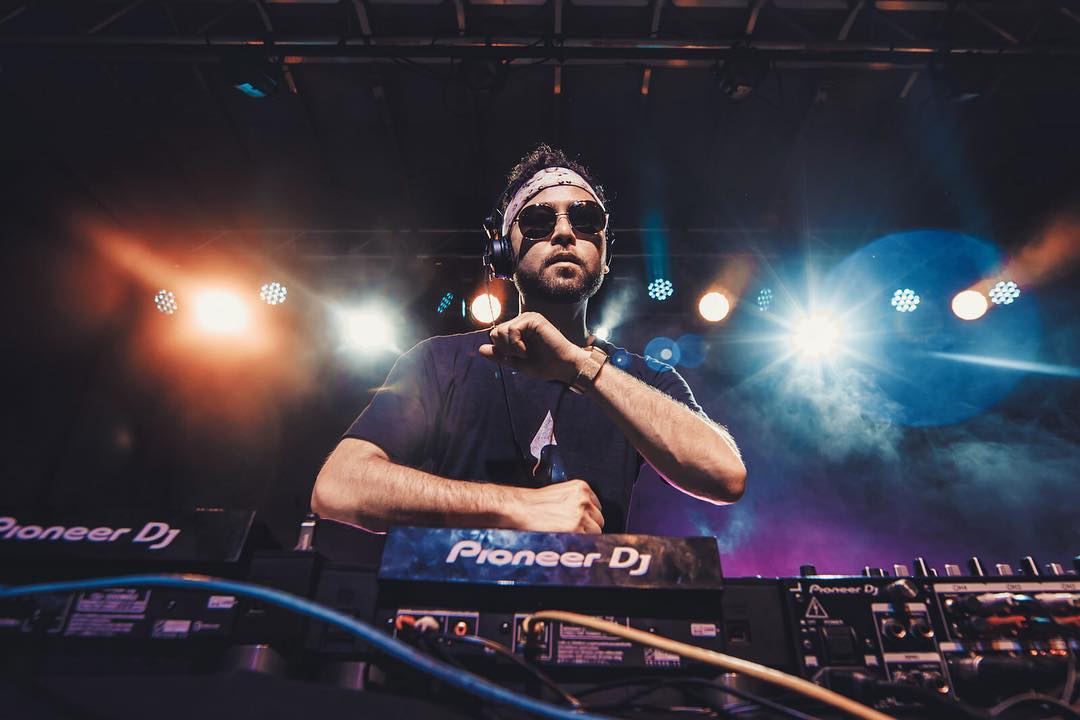 Dive in with @grandtheft bringing the party to @jaguarroom this Thursday, May 16th 😎 Grab your tickets here ⏩ bit.ly/GrandtheftJagu…