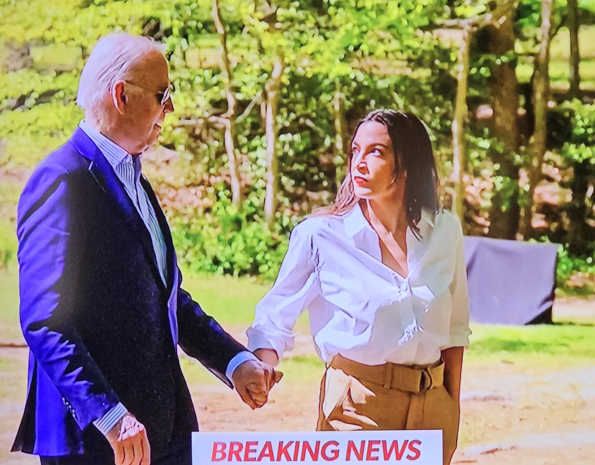 Grama641's tweet photo. The incredibly stupid @AOC leading the incredibly stupid @JoeBiden
This is probably the one who writes his flashcards & foreign policy ๐ #EpicFailures https://t.co/X3mKLWtkU9