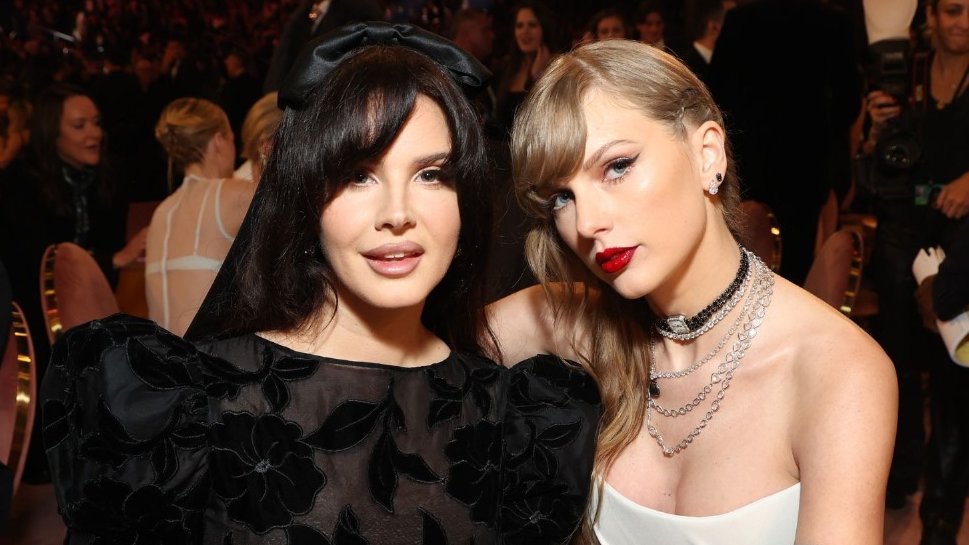 sboficial's tweet photo. 🚨 Taylor Swift, Lana Del Rey, BTS, Billie Eilish, Sia e Nick Jonas são oficialmente confirmados na trilha sonora da 3ª temporada de Bridgerton.

Lista de canções confirmadas:

* Taylor Swift ft. Lana Del Rey - Snow On The Beach
* BTS - Dynamite
* Billie Eilish - Happier Than Ever
* Sia - Cheap Thrills
* Nick Jonas - Jealous
* Gayle - abcdefu
* Pitbull - Give Me Everything