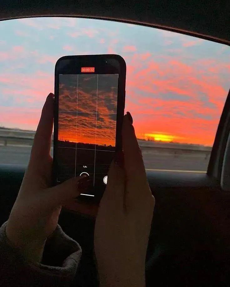 Quando vejo o lindo pôr do sol

eu:
