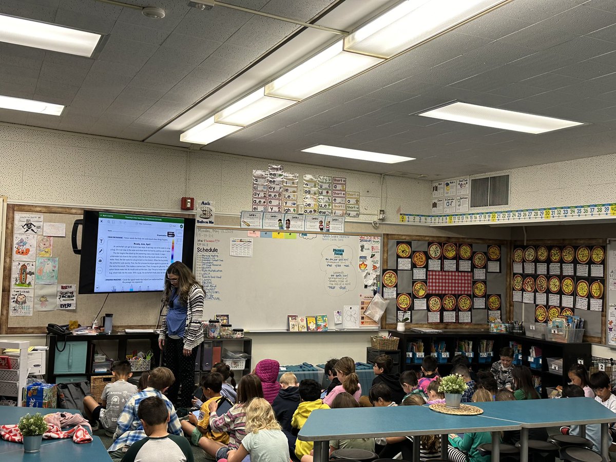 FullertonSel's tweet photo. What a treat to start my day with the amazing Mrs. Roumiguiere @FSDAcaciaPandas. Super impressed with the phonics skills of these 2nd graders.  Go Pandas Go! 🐼 
#FSDlearns #FSD  #FSDsel
#SEL #FSDPBIS #FSDconnects https://t.co/JxKu6Y3Ar8