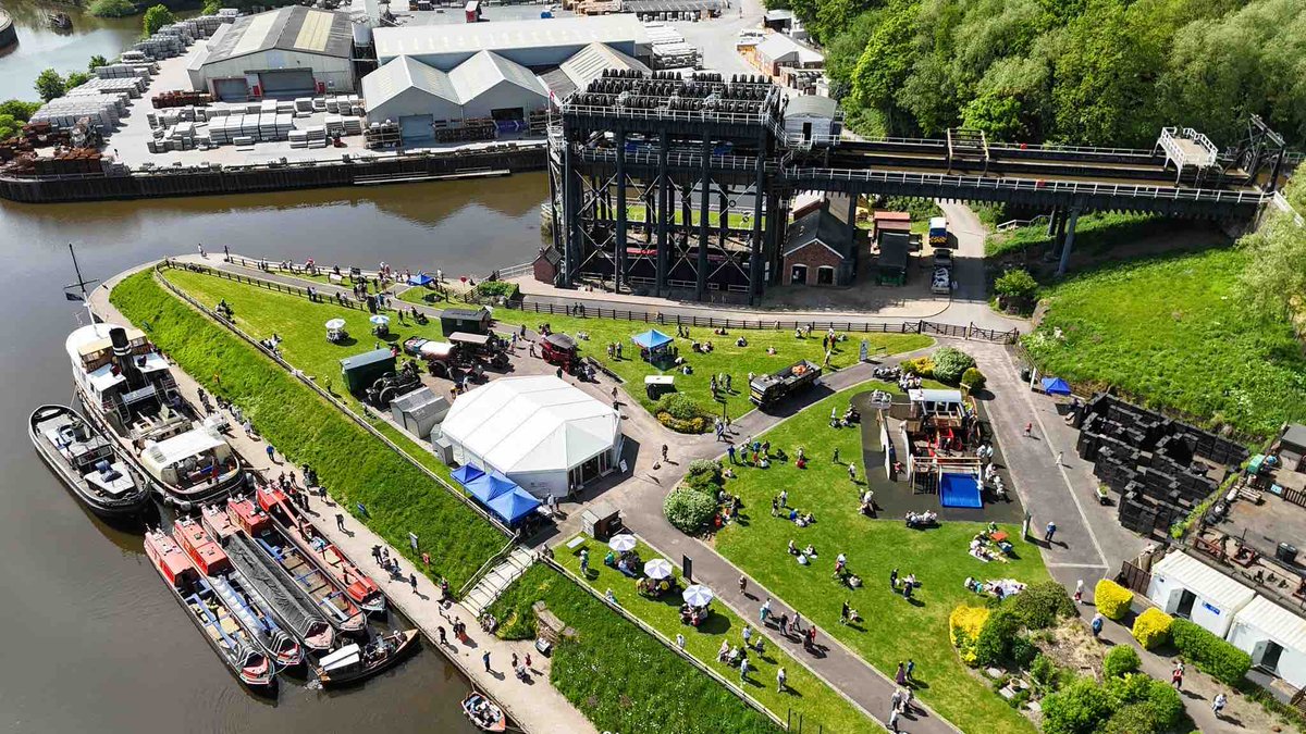 Huge thanks to Kev Maslin for capturing these fantastic aerial shots at the Weekend of Steam at the Lift in action! 📸😍

#AndertonBoatLift #AndertonLift #Anderton #SteamAtTheLift #CanalRiverTrust #LifesBetterByWater