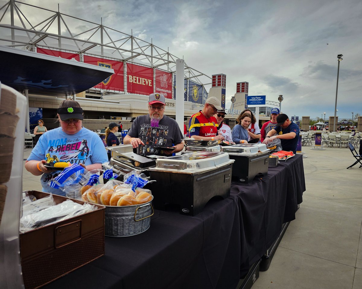 England Logistics tweet media