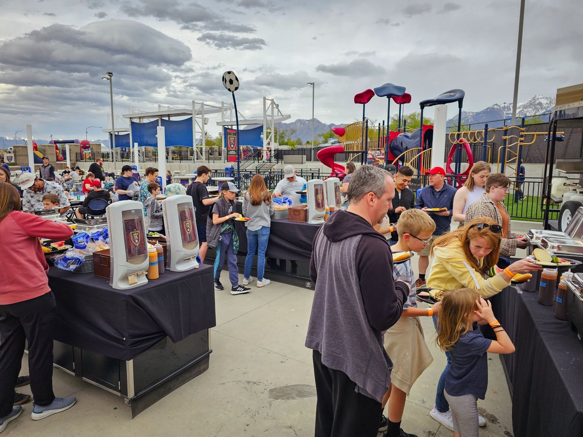 England Logistics tweet media