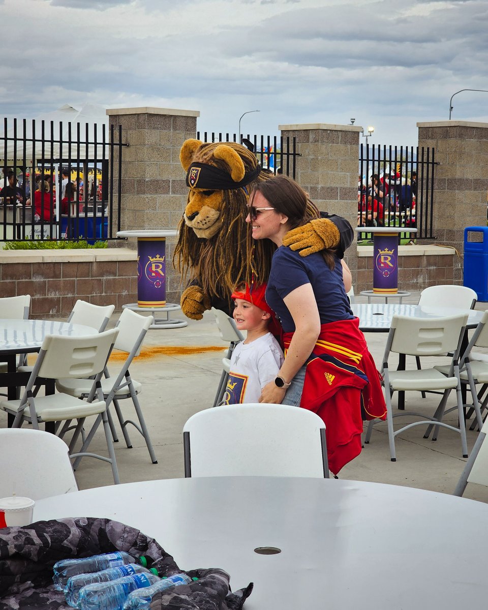 England Logistics tweet media