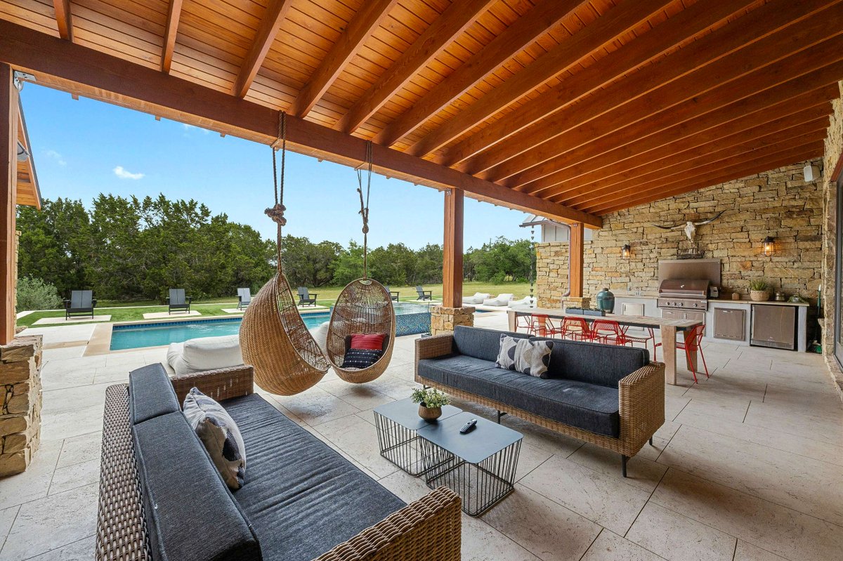 GuestSpaces's tweet photo. At the Dreamy Dripping Springs Resort you’ll enjoy a sparkling pool, hot tub, corn hole, turf bocce ball court, game room (with a pool table, ping pong table, foosball table, and shuffleboard table), and full size pickle ball / basketball court! https://t.co/38MHNyhpyF
