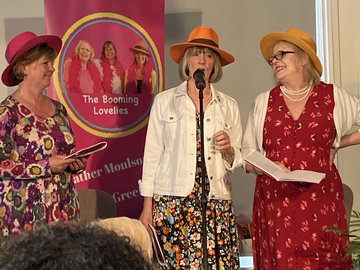 Fabulous performance by the ⁦@BoomingLovelies⁩ ⁦@GuildfordInst⁩ this afternoon. Brava ⁦@rhymes_roses⁩ ⁦@HeatherMoulson⁩ & Trisha Broomfield 👏💐 #poetry #guildford