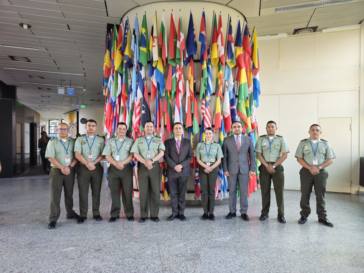 Acompañamos a los miembros de nuestra @PoliciaColombia que participan en el entrenamiento de manejo seguro e identificación de sustancias psicoactivas y opioides organizado por @unodc_lab en Viena @PoliciaAntiNar @DirectorPolicia @UNODC🇨🇴👮🏻👮🏽‍♂️🚨