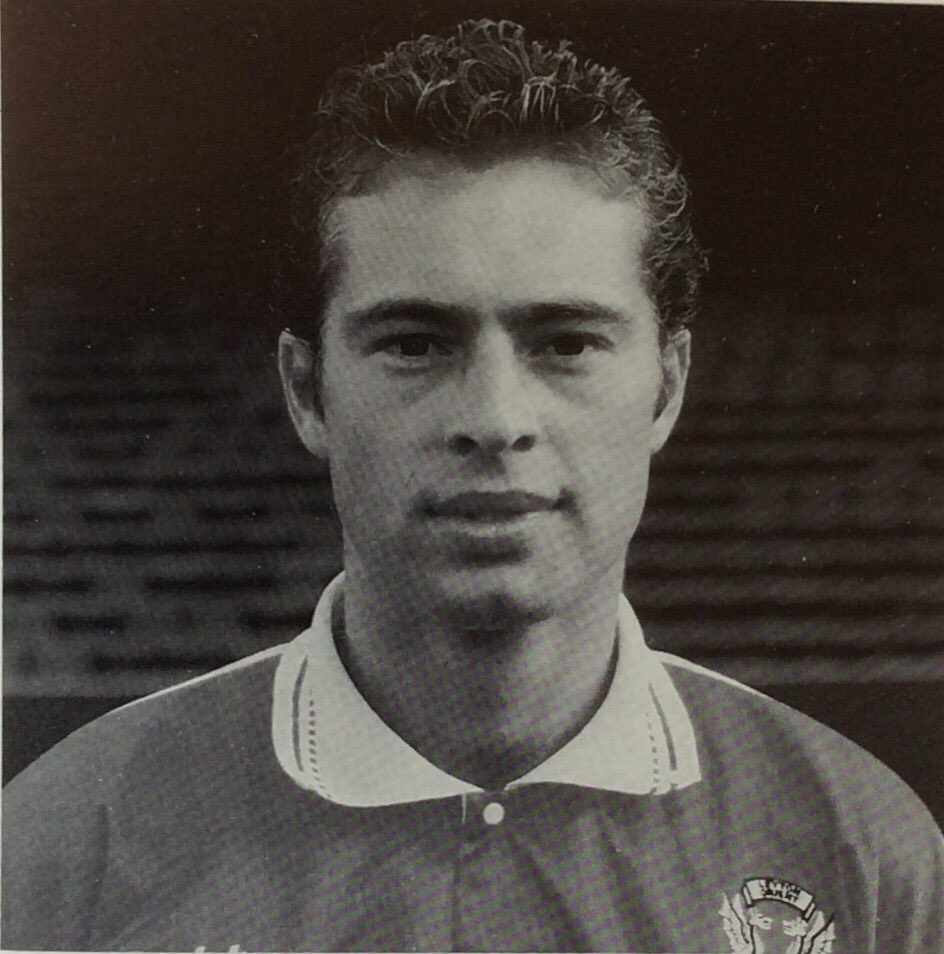 Leyton Orient - Wayne Burnett 1987-1992 Apps 40(8) Gls 2 #LOFC He earned himself a move to Blackburn Rovers, becoming one of Kenny Dalglish’s first signings.
