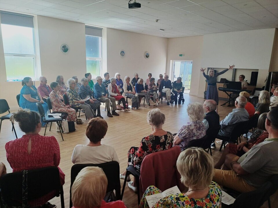 Am brynhawn anhygoel gawson ni yn Bodelwyddan! It was wonderful to share so much joy, fun and laughter with a packed venue full of friends and family watching their loved ones from our North Wales Community Chorus at their Spring sharing on Saturday.