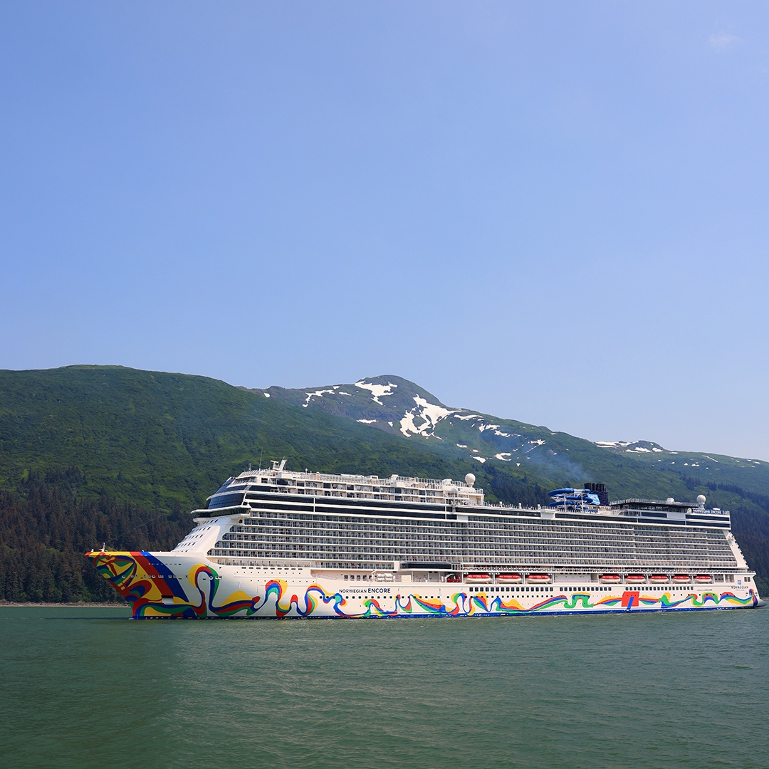 Alaska’s beauty, breathtaking scenery, and #NorwegianEncore as your ride… now, that’s a vacation that deserves an 𝘌𝘯𝘤𝘰𝘳𝘦 😉 #CruiseNorwegian