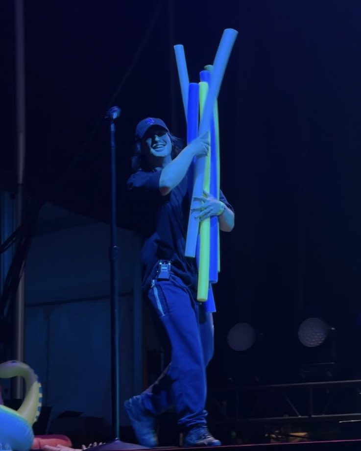 jojiontour's tweet photo. Joji carrying pool noodles on stage last night at #HITCNY! (via @keshikaye) https://t.co/OzBbkb5ArI