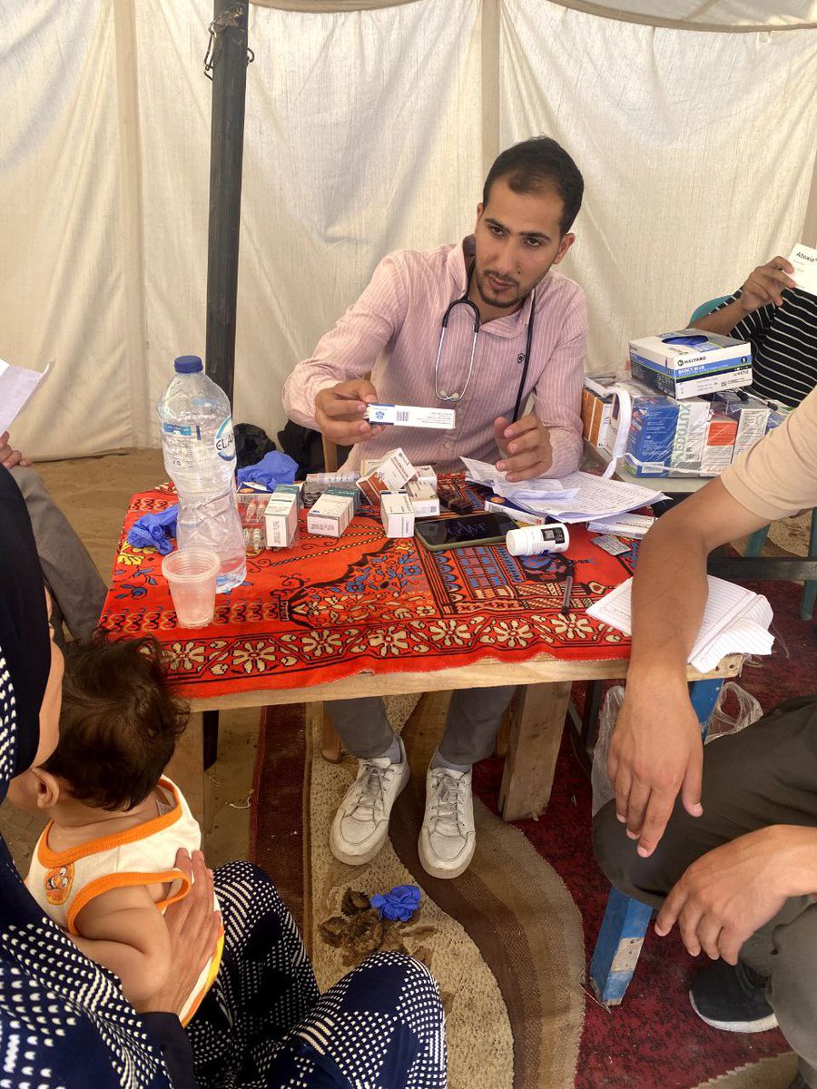 Gaza Medical tent Doctors tweet media