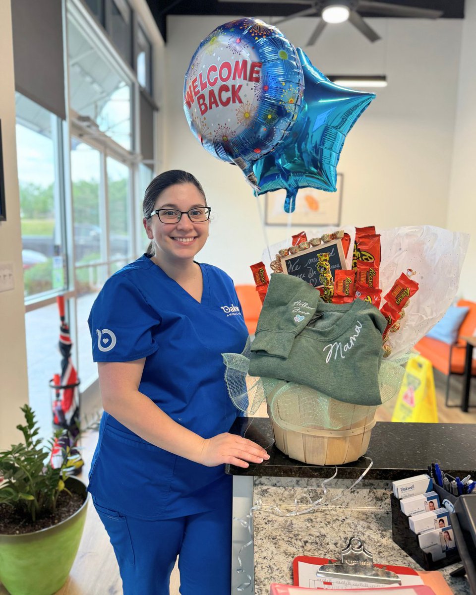 Welcome back, Dr. Maness! Sending a big congratulations on the arrival of your adorable baby girl! 💖 #oakwellvet #welcomeback