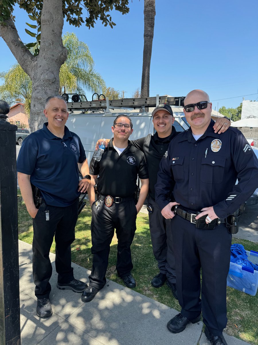 Kicking off Police Week with respect and gratitude for the unwavering dedication and sacrifice of our law enforcement heroes👮‍♂️💙
 
#TheHealthyRoomProject #PoliceWeek #LawEnforcementAppreciation #ProtectAndServe #HonorOurHeroes #ThankYouOfficers #GratitudeForService