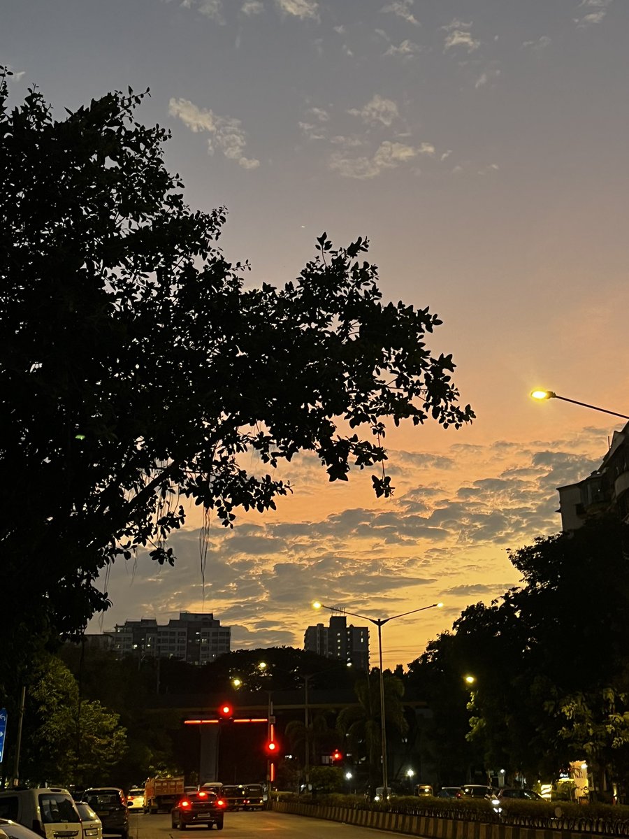 rakshe_nikita's tweet photo. Borivali Ka Auro re re re! 🫶💙🌌
#makabo #mumbai #borivali #MumbaiStorm https://t.co/9IOGnQuWU7