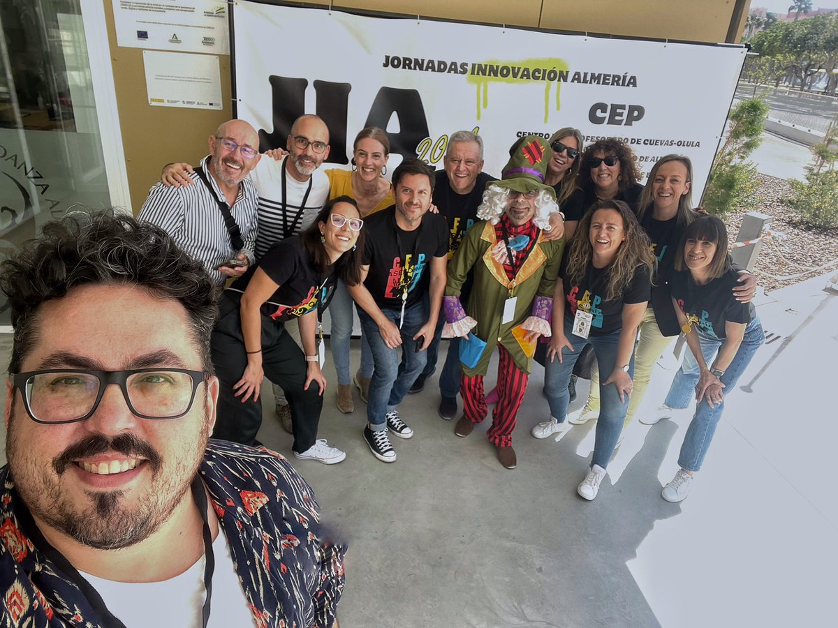 AlbertoPTFP's tweet photo. En la foto editada he hecho modificación en las curvas, balance de blanco (-10), contraste (+70) y he quitado manchas (cicatriz frente, arrugas ojos).

#DigitalizaFP #VisualízateFP #FPvisible #FPdeCalidad #ClaustroVirtual https://t.co/dAXSkU7HCm