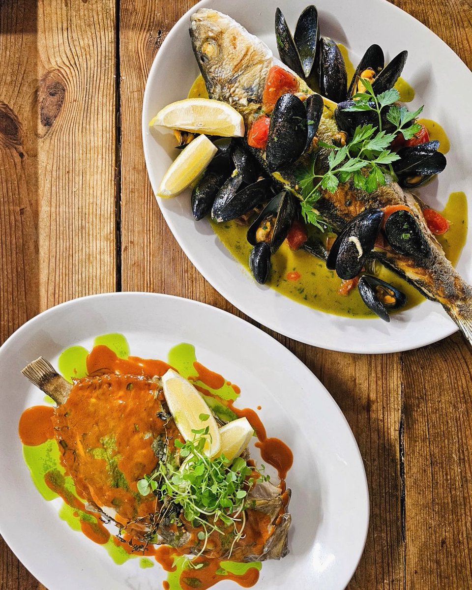Whole John Dory with sauce americaine and wild garlic oil or whole Cornish wild sea bass for two (served with mussels, tomato, garlic, chips & fennel salad)? 🐟👌 #johndory #seabass #thescallopshell