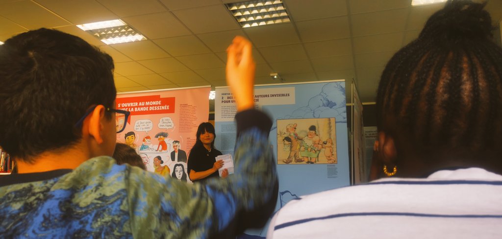 Classe Médi@s (@classemediasmlv) on Twitter photo Projet "Mouvements migratoires" aujourd'hui méditation autour de l'expo "sortir des cases : BD et migrations" 💫mille mercis à Lilian et Wassimat ✨pour cette présentation de qualité🏆<a href="/Palaisptedoree/">Palais de la Porte Dorée</a> <a href="/MBroustail/">Maryse Broustail</a> <a href="/ouahmane_omar/">Omar Ouahmane</a> <a href="/MariaGeusa1/">Maria Geusa</a> @ehuver #emi Projet "Mouvements migratoires" aujourd'hui méditation autour de l'expo "sortir des cases : BD et migrations" 💫mille mercis à Lilian et Wassimat ✨pour cette présentation de qualité🏆<a href="/Palaisptedoree/">Palais de la Porte Dorée</a> <a href="/MBroustail/">Maryse Broustail</a> <a href="/ouahmane_omar/">Omar Ouahmane</a> <a href="/MariaGeusa1/">Maria Geusa</a> @ehuver #emi