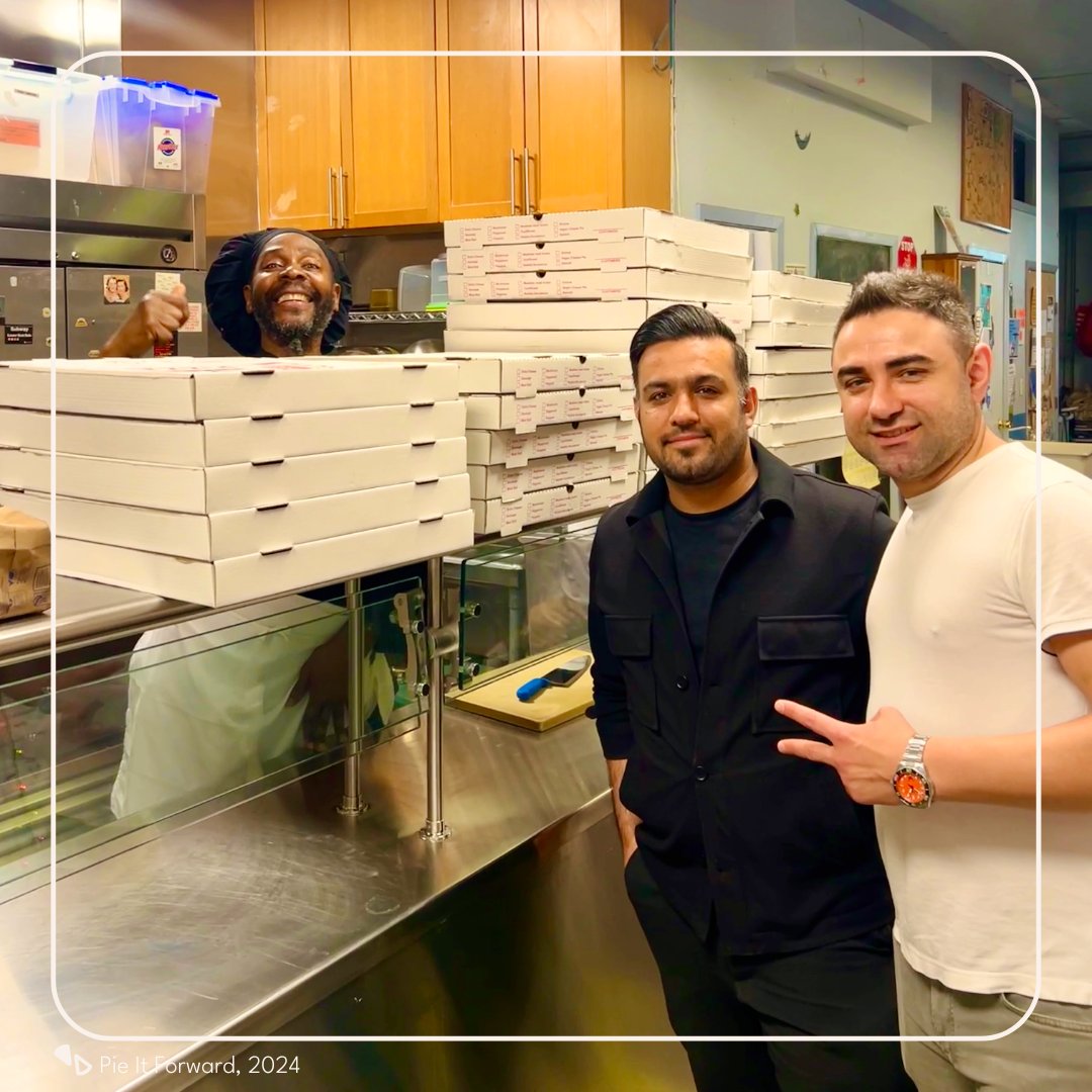 SliceOutHunger's tweet photo. Start the day with a #Pizza4Good update! Our #PieItForward program donated 35 pizzas to @safehorizon, serving meals to survivors🧡 You too can make an impact with every slice! See how:
https://t.co/UZeEcfhKNg

P.S. The funds raised at our $1 Pizza Party sponsored this delivery🍕 https://t.co/j7S6O29a1A