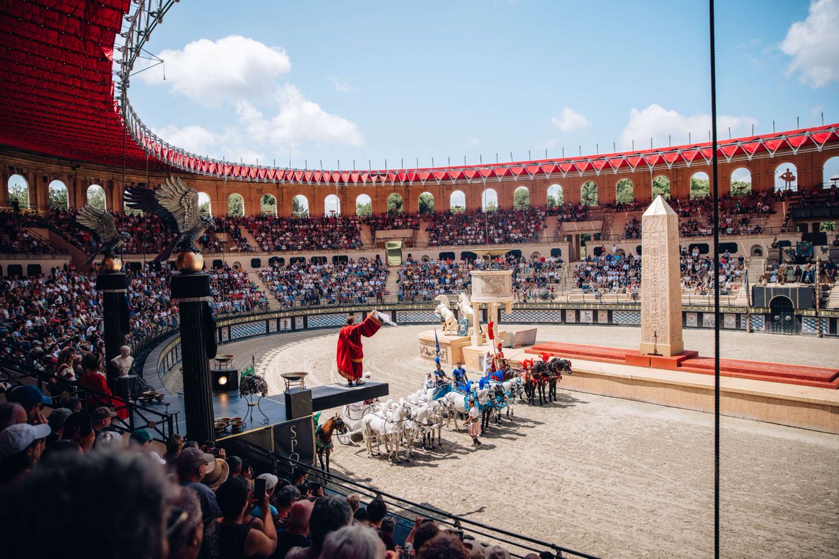 Puy du Fou tweet media