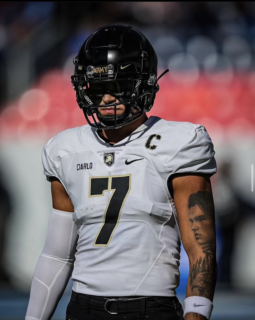 2Mekhi_'s tweet photo. AGTG!! Blessed to have received an offer from Army West Point🖤🖤!  @CoachJohnLoose @SJRCoachAug @SJRFB https://t.co/6e28u4pbyu