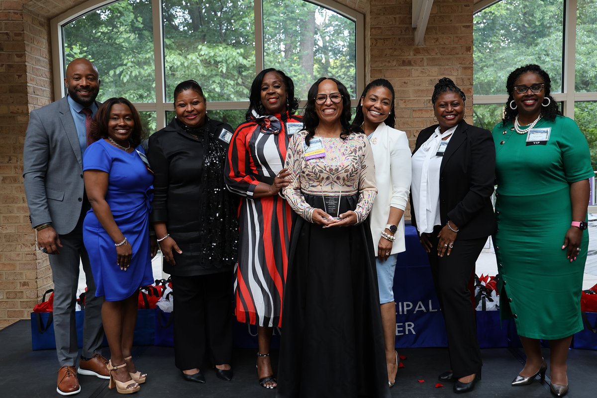 Our college's @PrincipalsCtr hosted its annual New Principals Celebration at @FernbankMuseum! Check out all the photos from the event here: bit.ly/CEHDNewPrincip…