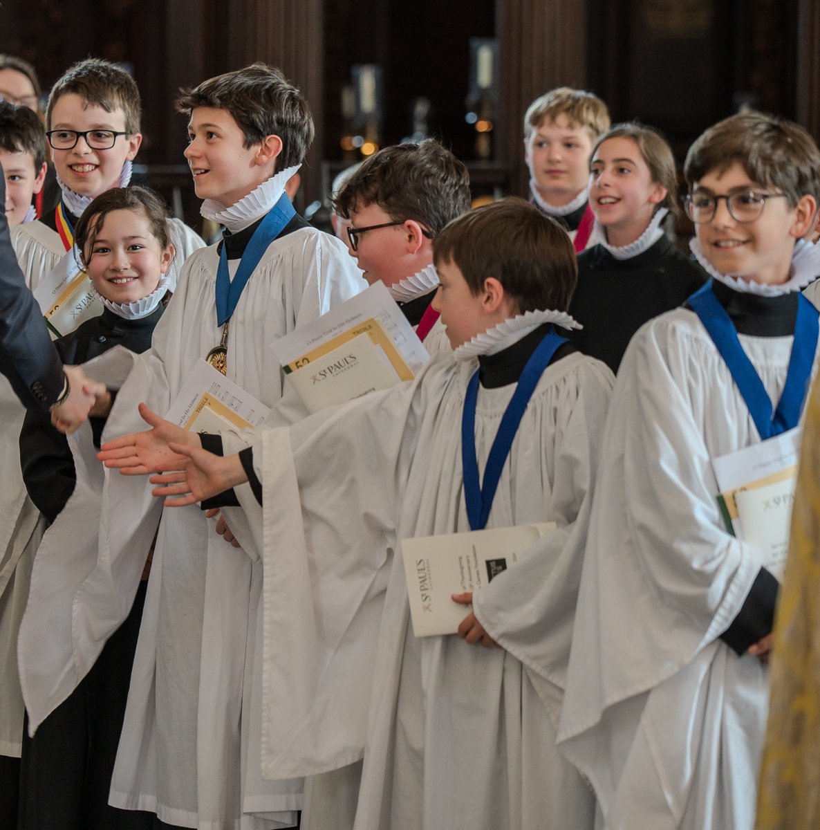 Calling all choristers in the making! 🎶We're running our next online singalong and discovery sessions all about joining @stpaulschoir, on Wednesday 15th May at 6pm and 6.45pm. Sign up online here: ow.ly/mYfw50RErQS