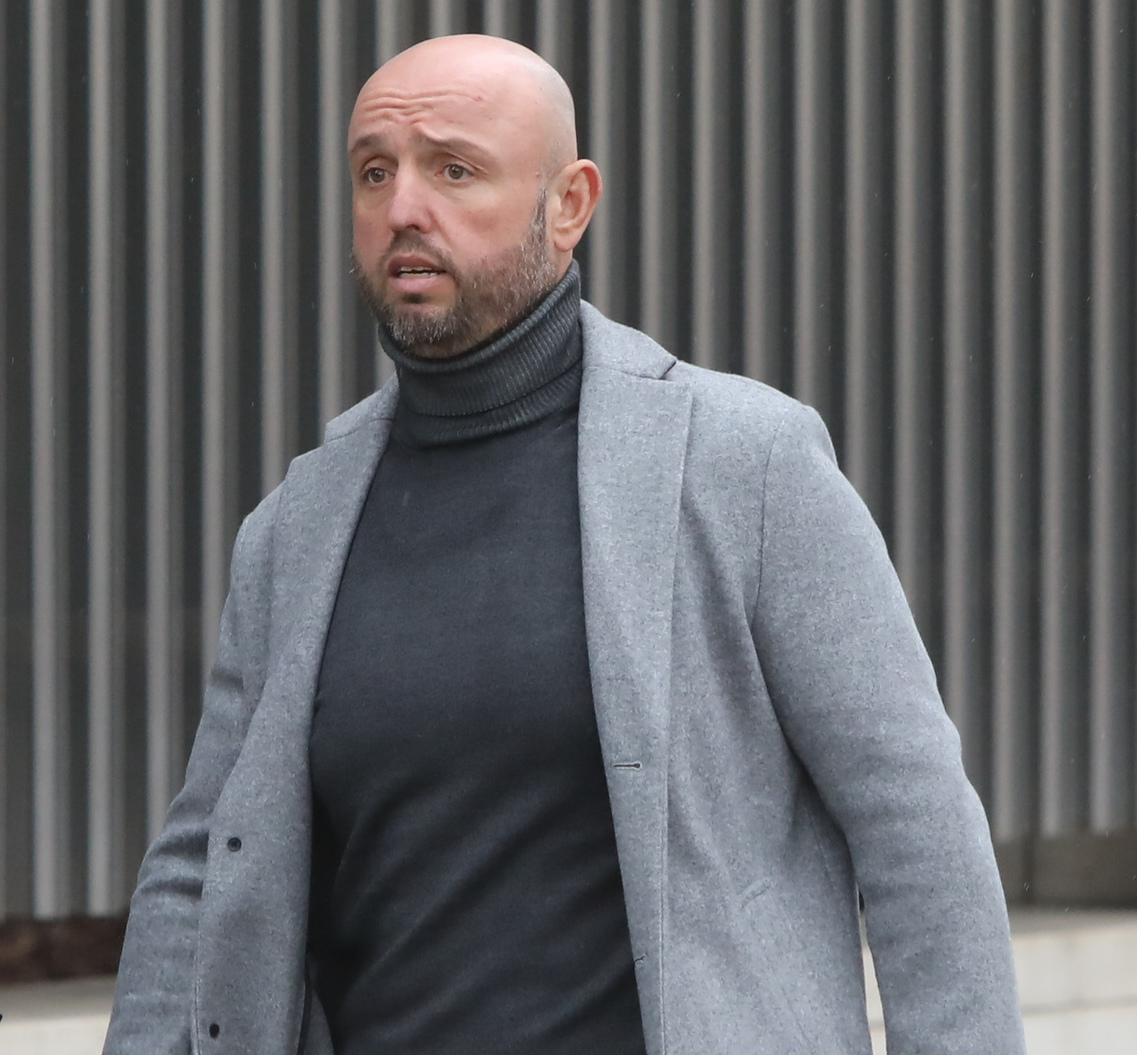courtsnewsIRL's tweet photo. Petru Budai (43), who bit off part of a restaurateur's ear when he was informed the premises was not yet open - telling the victim 'I eat you' - has been given community service in lieu of a three-year prison sentence.
https://t.co/rjtgBa7g1t https://t.co/dNG6w4omfI