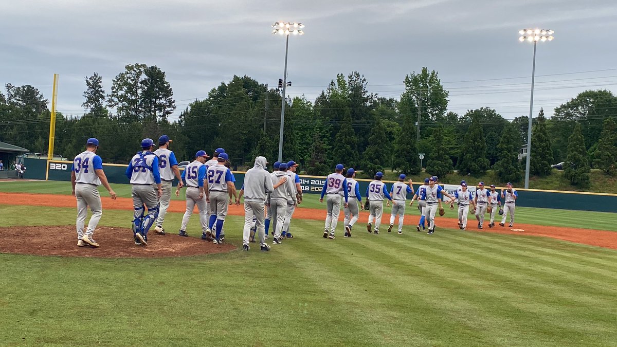 For the 1st time in program history, <a href="/LCU_bsb/">LCU Baseball</a> has won an NAIA Regional game!!!!

#BattleForTheRedBanner 🟥 | #ClawsUp ⬆️