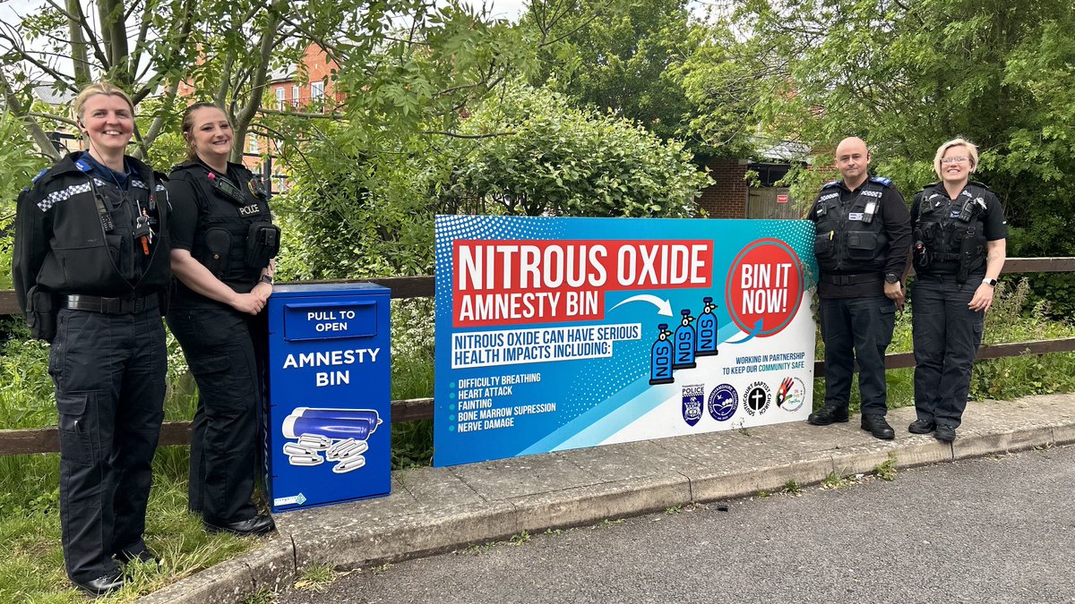 Delighted to have spent the day in #Aylesbury with our ⁦@TVP_Bucks⁩ teams including this innovative lot from our neighbourhood policing team: working with local partners to deploy the first #NitrousOxide amnesty bin. Well done for preventing crime and harm in partnership 👏