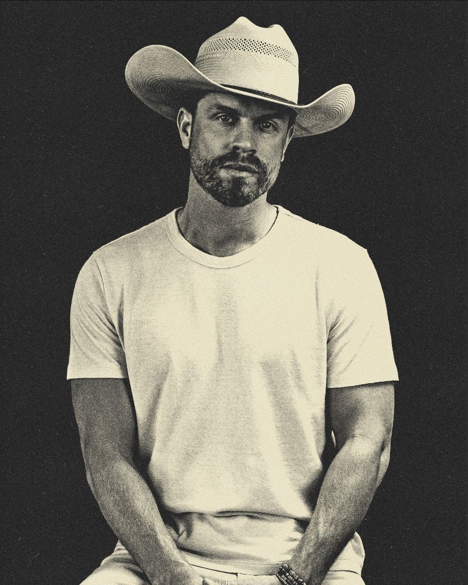 ANNOUNCEMENT: Dustin Lynch is coming to Red Rock! Catch him poolside on Friday, August 2, 2024. Tickets go on sale Friday, May 17 at 10 a.m. ticketmaster.com/event/170060A9…