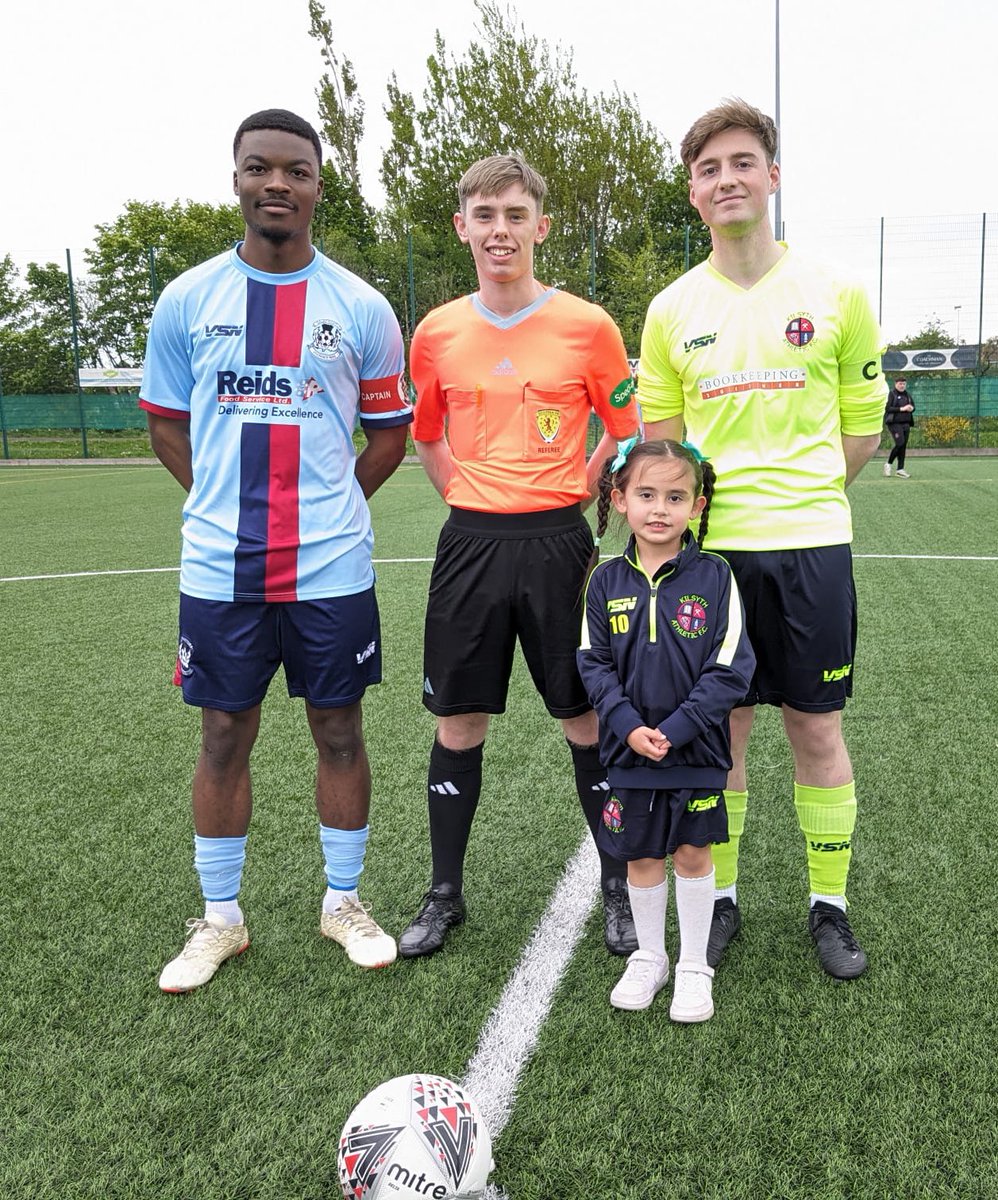 BeeksGroup's tweet photo. As proud sponsors, Beeks recently cheered on @KilsythAth to their 2-0 victory with our youngest mascot! Congrats to the entire team on the win and to Lewis Taylor, winning Man of the Match!
#PoweredbyBeeks #Community https://t.co/0yjKBRsd5M