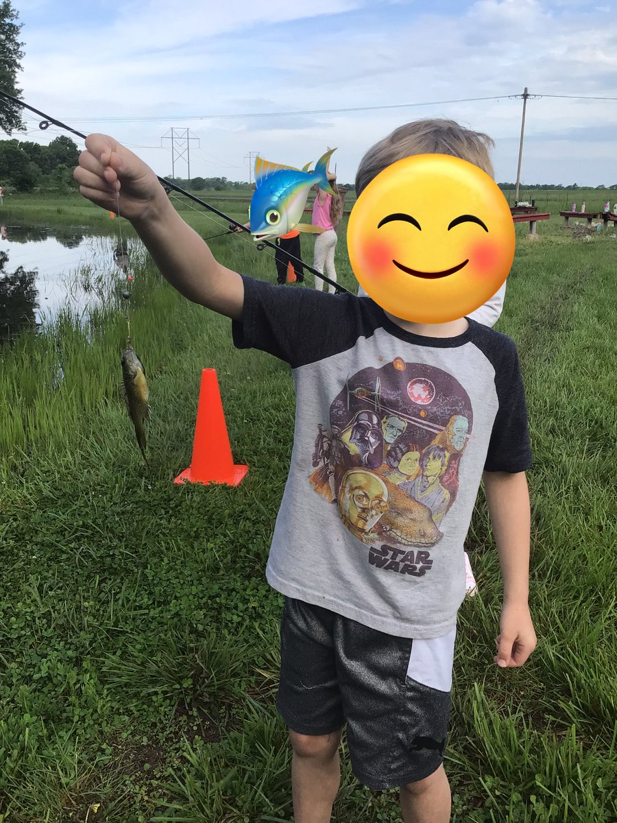 lmuellerTMP's tweet image. Amazing morning fishing with @KAThompson05 so many first graders catching fish and helping each other. Ag week is off to a fabulous start! #PrairieProud #cpsbest #PlaceBasedLearning