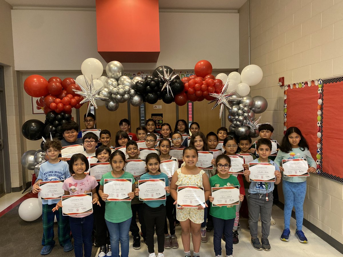 eslrocks_sce's tweet photo. ESL enjoyed having a little celebration for our students who exited the program this year! Proud of all of our students and their hard work! ππππ£οΈπ
#eslrocks https://t.co/oMbWWUNkhk