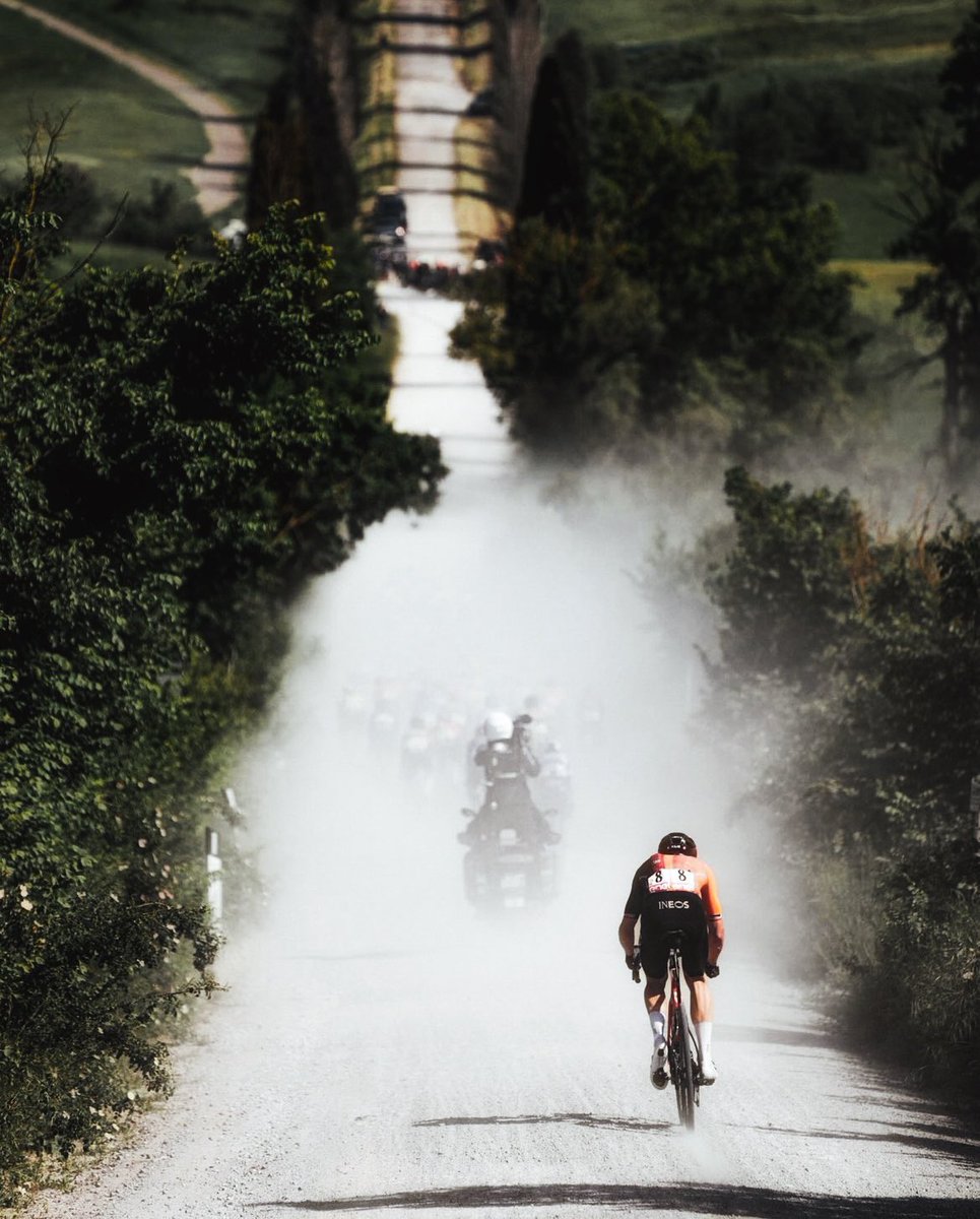 Wat een schitterende foto van de #GirodItalia #sportfotografie
Bron: z_w_photography