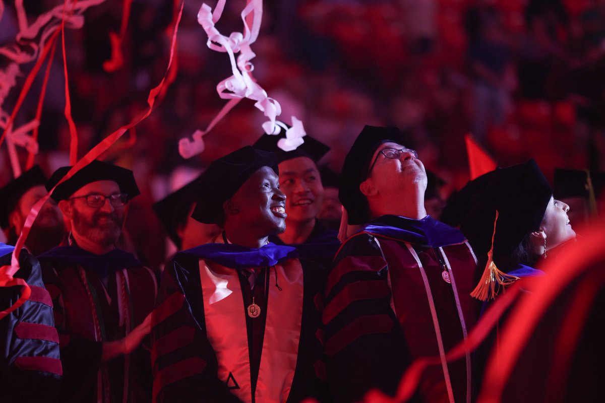 OU_Alumni's tweet image. 𝐓𝐡𝐨𝐮𝐬𝐚𝐧𝐝𝐬 𝐬𝐭𝐫𝐨𝐧𝐠 🎓☝️ #OUAlumni