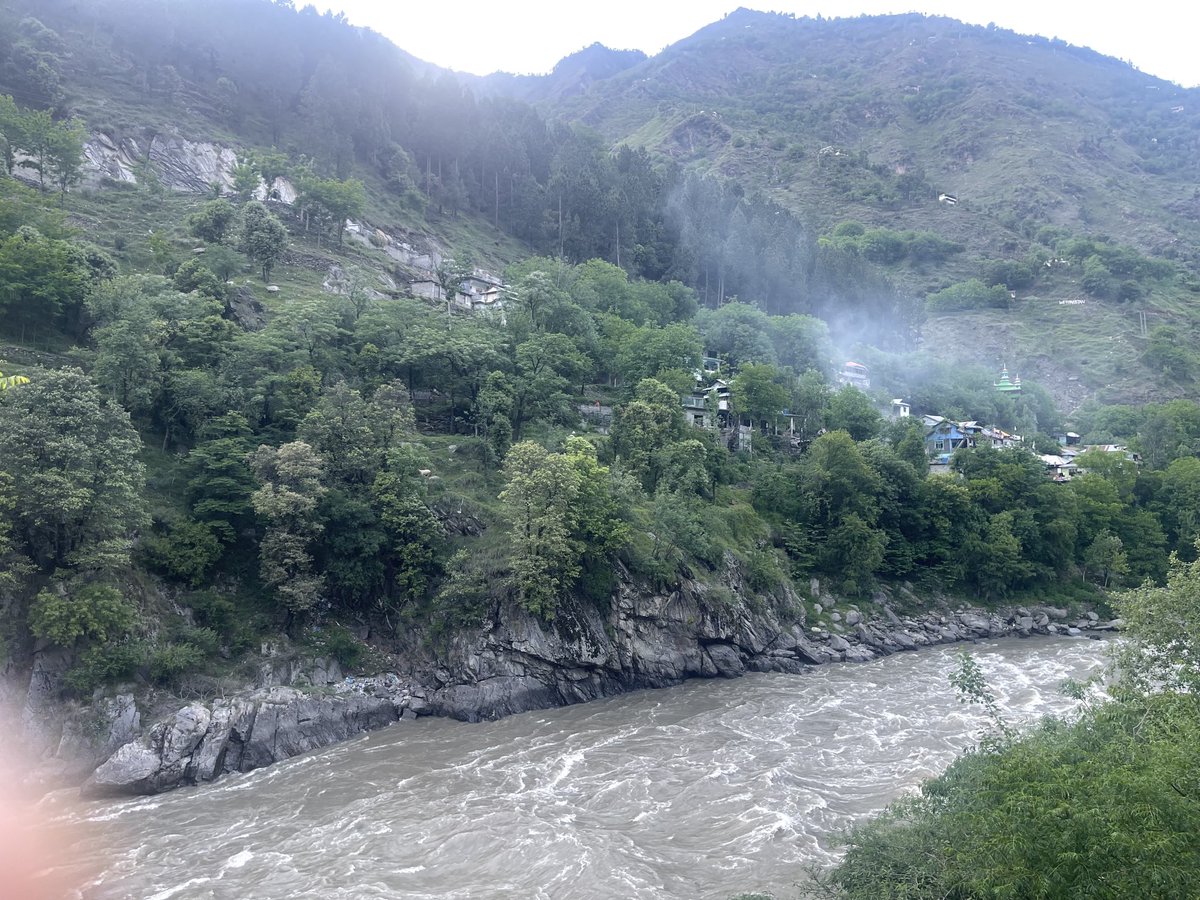 I’m sure they heard me loud and clear when I invited them to come vote for us on 20th May  ⁦@JKNC_⁩  #LOC  #Teetwal  #Northkashmir  #Neelam  #kishenganga  #elections2024 #campaigntrail  #emchantinghimalayas