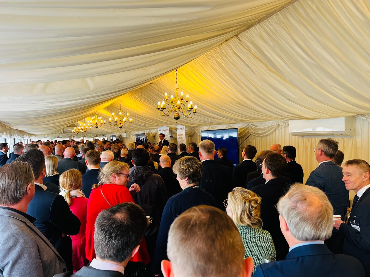 Having previously served as Shadow #Railways Minister for over 3 years, a delight to again attend @railforum_uk annual gathering in Parliament. Engaging conversations about the vital role #rail plays in supporting #EconomicGrowth, #community connectivity and #decarbonisation.