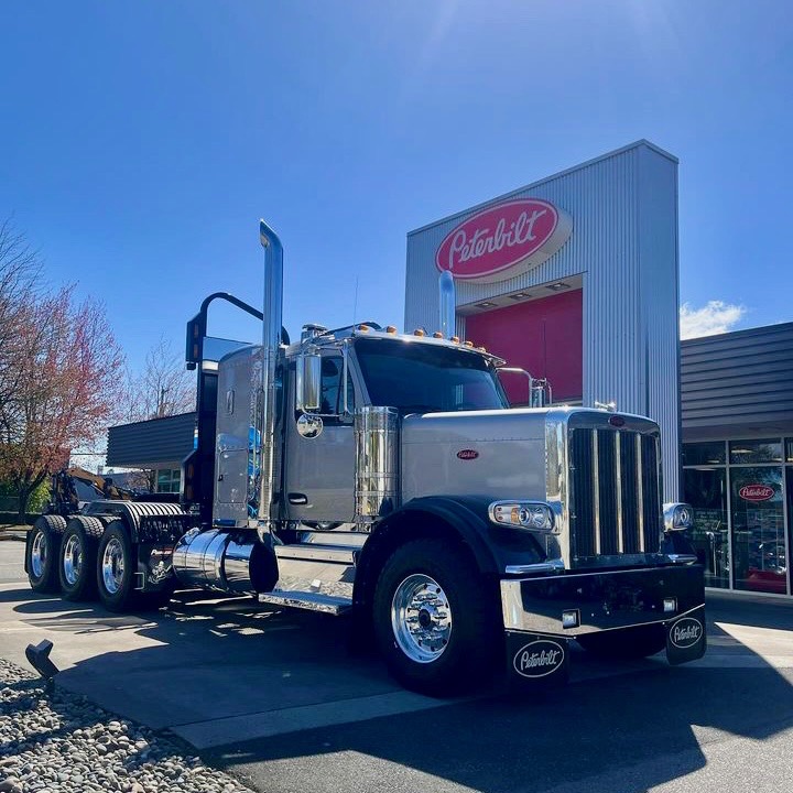 Let your journey begin with the ultimate road companion. #Model589 #Peterbilt #PeterbiltTrucks #Legendary #ClassPays