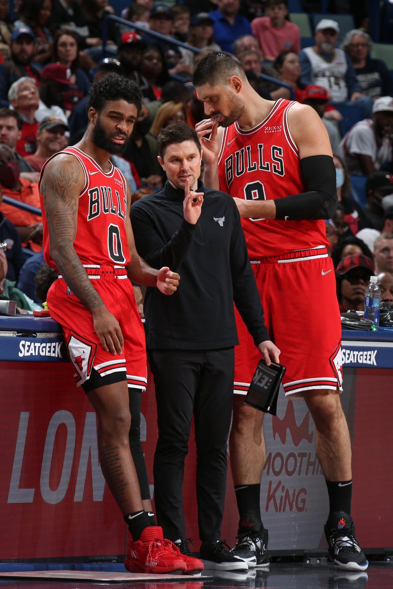 Chicago Bulls assistant Josh Longstaff is joining the Charlotte Hornets on Charles Lee’s new coaching staff, sources tell ESPN. Longstaff, who spent four years with Billy Donovan, also worked under Mike Budenholzer in Milwaukee and as a Hawks G League head coach.