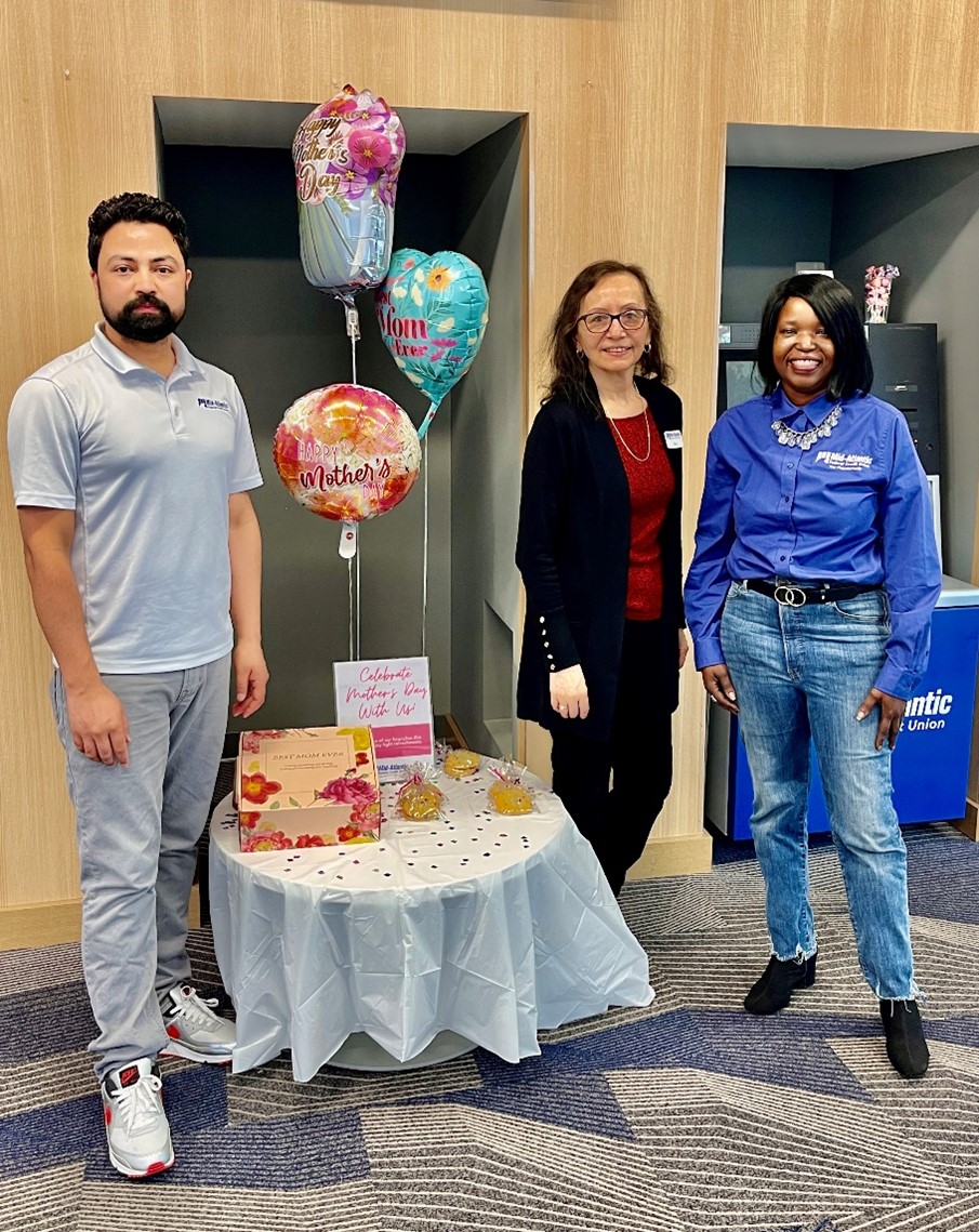 midatlanticfcu's tweet photo. MAFCU celebrated Mother's Day with our amazing branch representatives and members throughout last week, honoring not just the moms within our team, but all mothers. #Mothersday2024 #yourfinancialfamily🌼🌸❀✿🌷 https://t.co/xrRDhrnJNy