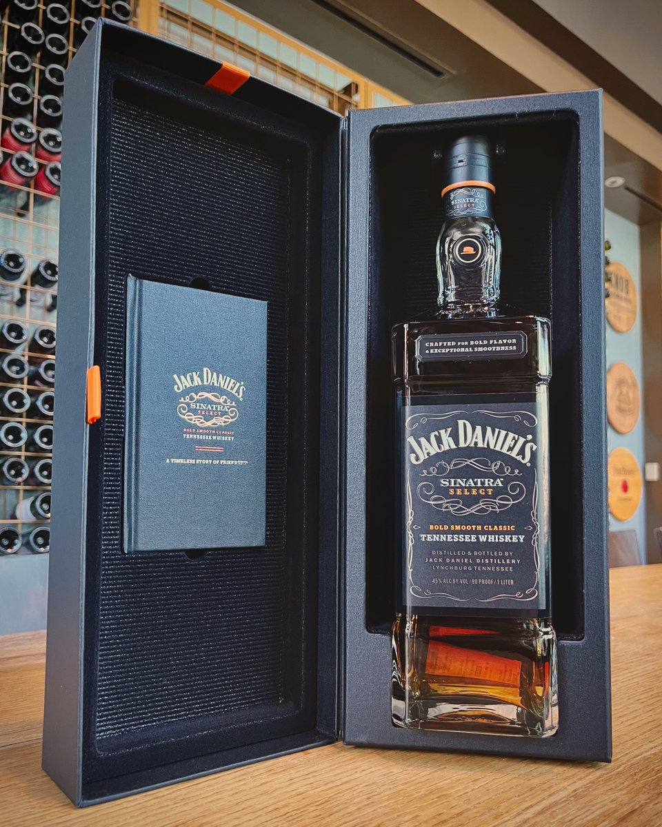 Whiskey of the Week: #JackDaniels #SinatraSelect pays tribute to one of their biggest fans: Ole Blue Eyes himself.
Unique “Sinatra Barrels” expose the whiskey to extra layers of toasted oak for unique flavor.
This week only $20/2oz
#whiskeylovers #whiskeybar #atlantarestaurants