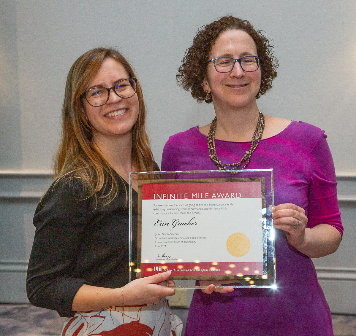 Congratulations to J-PAL's @aprilleknox and @JPAL_NA's @erin_graeber for receiving the @MIT_SHASS Infinite Mile Award! They have both made outstanding contributions to J-PAL's mission—we are so grateful to have them on our team.